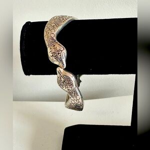 Engraved Double Snake Head Hinged Moroccan‎ Bangles Silver Toned